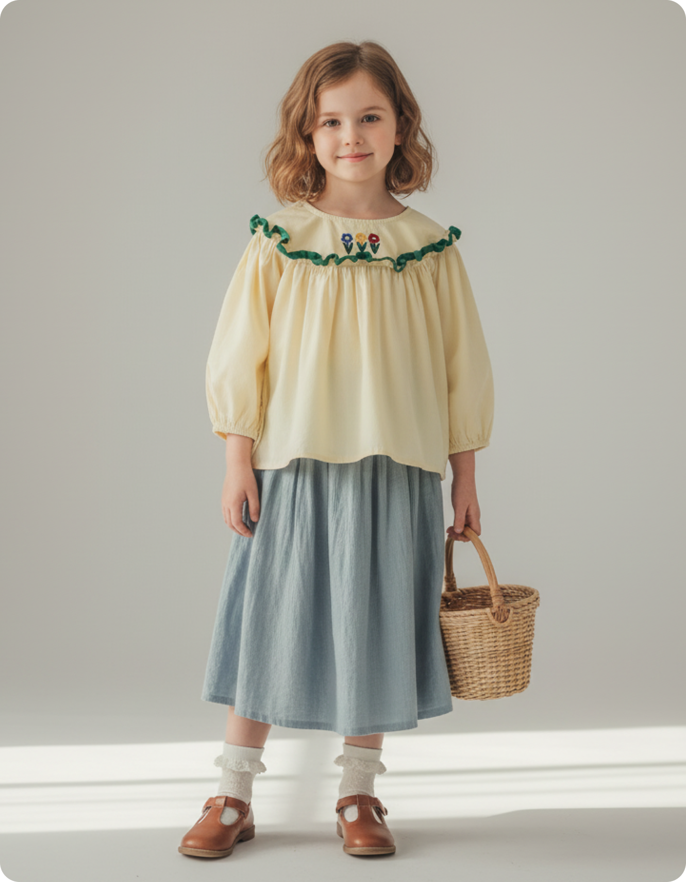 Рубашка белая с цветочками